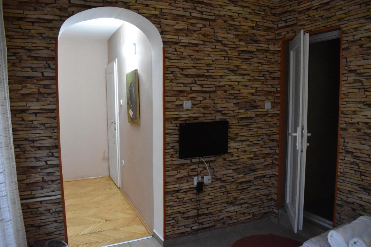 Guest House Kozle Skopie Exterior foto